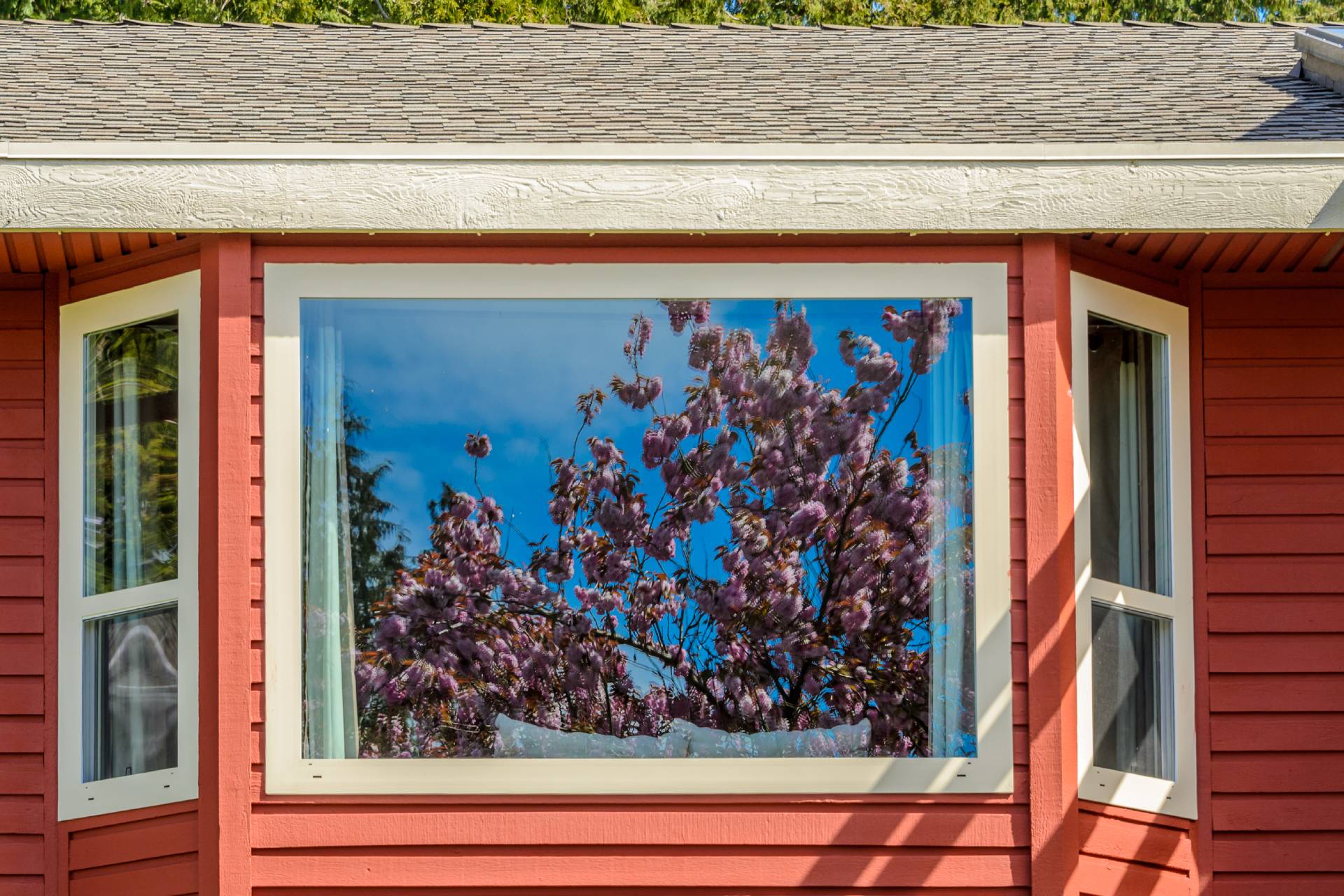 Smart Home Investments: The ROI of Replacing Your Roof and Windows Together